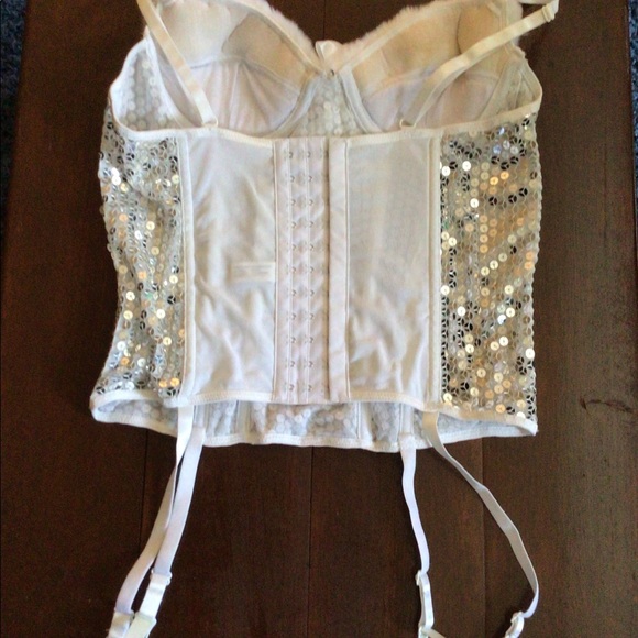 Santa’s lady late night lengerie set - Picture 4 of 8